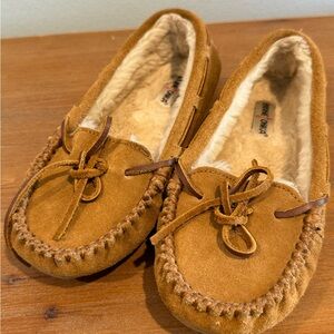 Girls Kids Youth Minnetonka Moccasins Size 3 Cinnamon Tan Color Suede Leather